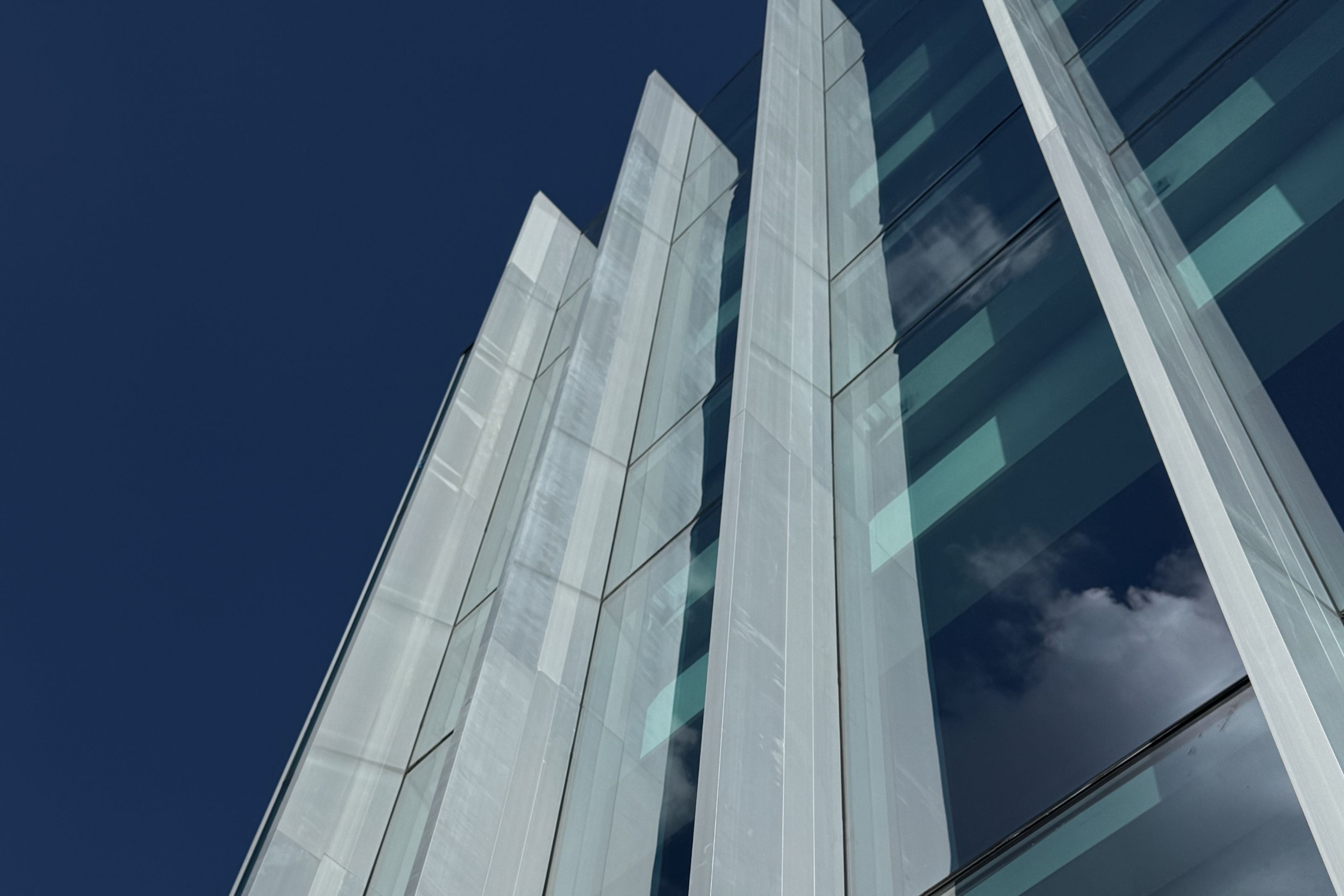 Sistema de ventanería corrediza de aluminio — vista al Pacífico mexicano